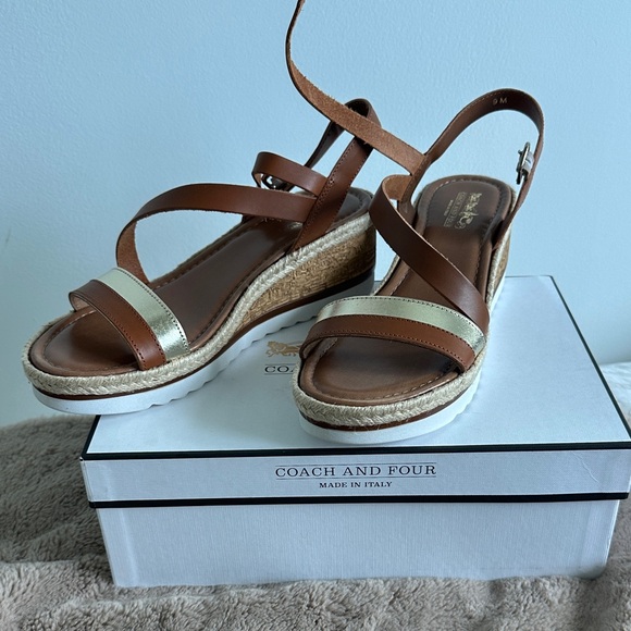 Coach and Four Banno Wedge - Picture 3 of 4